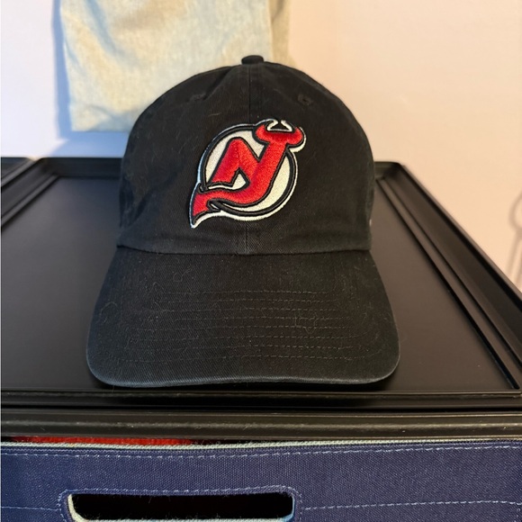 New Jersey Devils 47 Black strap back hat - Picture 1 of 3